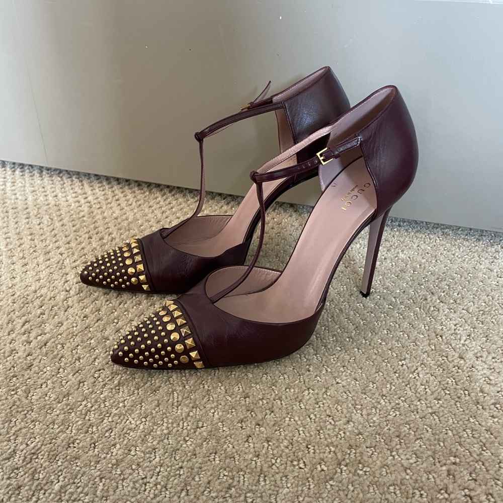 Gucci Coline Pumps Studded T-Strap Burgundy Mary Jane Heels size 41.5 (US 11)